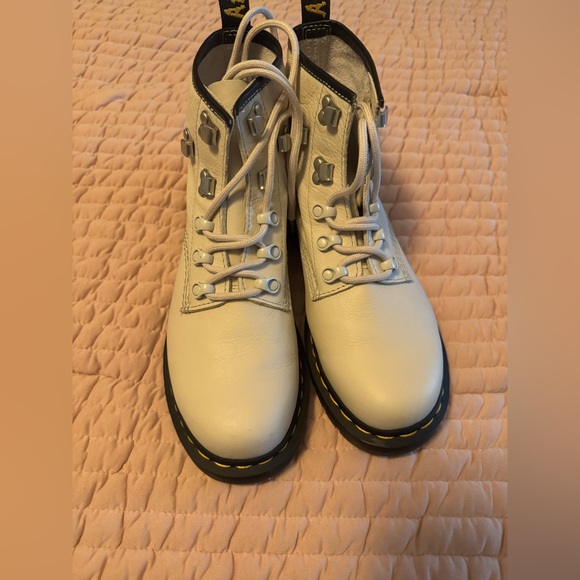 Dr. Martens 101 Leather Lace-Up Boots Yellow Stitch Sz US 9 NWOB - Picture 3 of 7